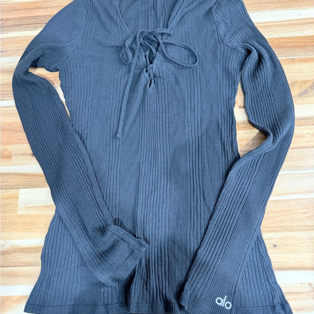 Alo Ribbed Lace-Up Long Sleeve Top in Charcoal size small